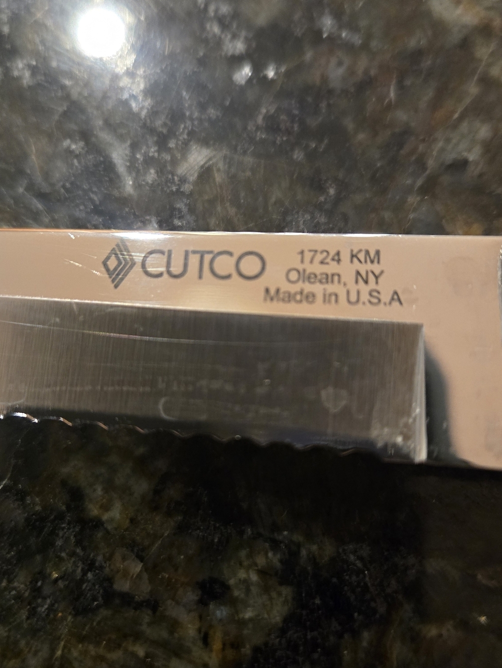 Cutco 1724 Serrated Bread Knife 9.75” Classic Handle USA - Picture 3 of 7
